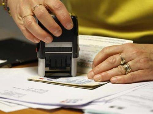 EU siết chặt kiểm tra an ninh các du khách được miễn thị thực