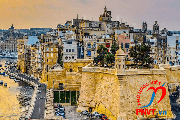 Gia hạn tạm trú miễn thị thực 5 năm cho người Malta