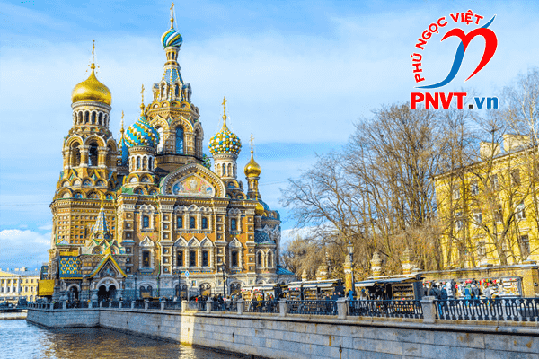 Xin giấy miễn thị thực 5 năm cho người Nga